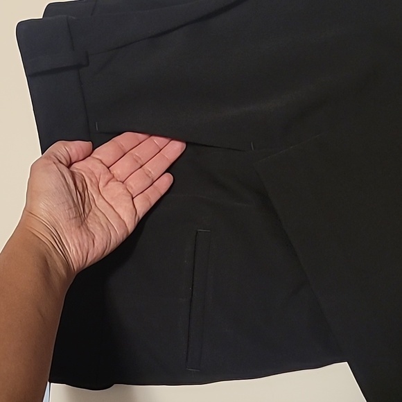 New black LOFT wide leg / high waist trousers with 2 front pleats. - Picture 4 of 11